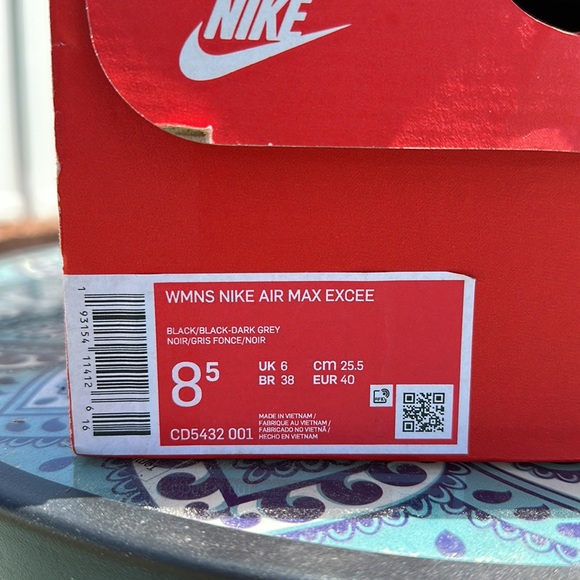 NIKE WOMENS AIR MAX EXCEE SNEAKER - BLACK (8.5) - Picture 5 of 10